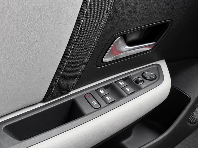 Citroen C4 1.2 Hybrid 145pk Max | Panoramadak | Stoelverwarming