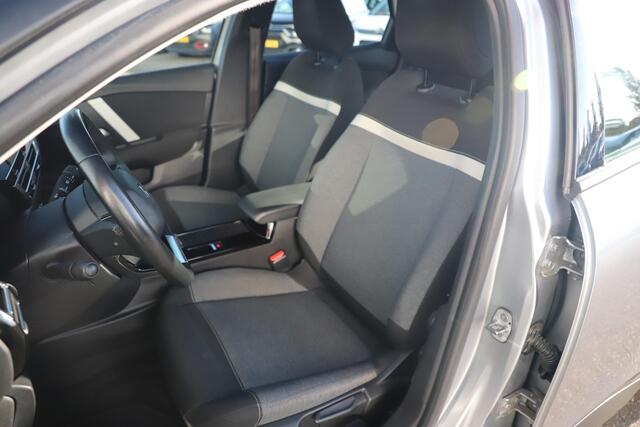 Citroen C4 1.2 Puretech Feel 131PK Trekhaak Virtual Cockpit Navigatie Carplay Android Climate Cruise Control Parkeersensor