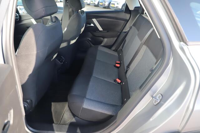 Citroen C4 1.2 Puretech Feel 131PK Trekhaak Virtual Cockpit Navigatie Carplay Android Climate Cruise Control Parkeersensor