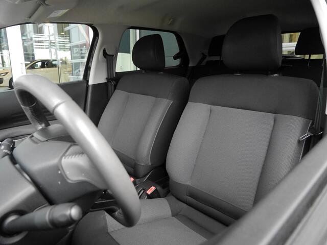 Citroen C4 CACTUS 1.2 PureTech Business | Navigatie | Cruise control | 17 inch lichtmetalen velgen | Climate control | Regensensor | Extra getint glas