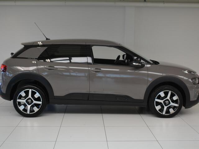 Citroen C4 CACTUS 1.2 Turbo 110pk Shine | 4 seizoenenband | Navigatie |