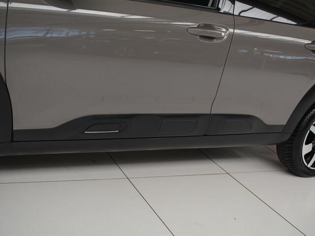 Citroen C4 CACTUS 1.2 Turbo 110pk Shine | 4 seizoenenband | Navigatie |