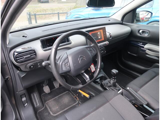 Citroen C4 CACTUS 110 Pk Benzine Luxe uitvoering * Navigatie * L.M. Velgen * Apple Car Play & Android Auto * Climate & Cruise Control * Vingerhoets; Vierde Generatie Eersteklas Service !