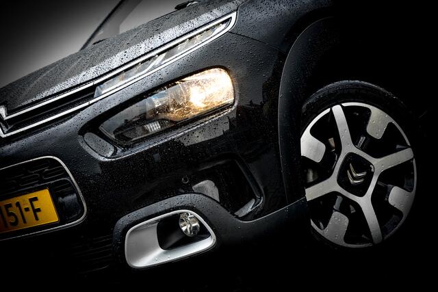 Citroen C4 CACTUS 1.2 111PK PureTech Shine AUTOMAAT RIJKLAAR INCL: GARANTIE. | AFN Trekhaak | Navigatie | Clima | Cr Control | Achteruitrijcamera |