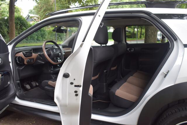 Citroen C4 CACTUS 1.2 PureTech Shine Pano