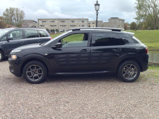 Citroen C4 CACTUS 1.2 PureTech Shine Automaat - Airco - Navigatie - Camera