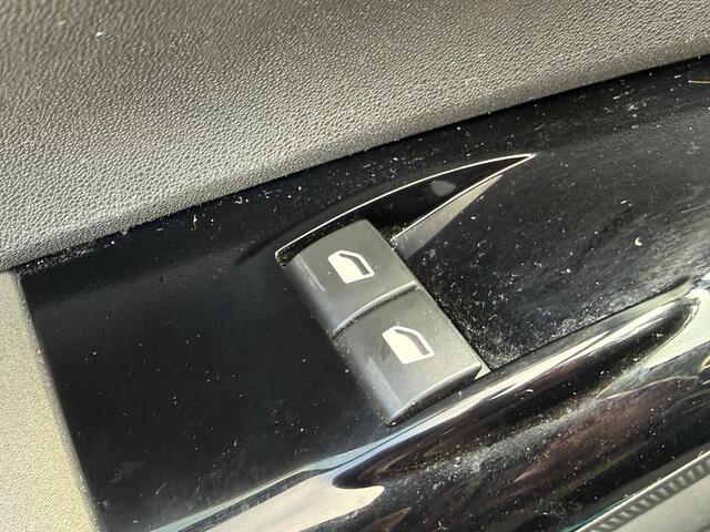 Citroen C4 CACTUS 1.2 PureTech Shine Navi/Camera/Glazen Dak/Trekhaak/GEEN AFLEVERKOSTEN