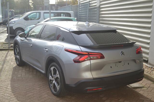 Citroen C5 X 1.6 Plug-in Hybrid Feel I NAVIGATIE I ACHTERUITRIJCAMERA I PARKEERSENSOREN VOOR & ACHTER I ACTIE RIJKLAAR ¤ 41.950,-.