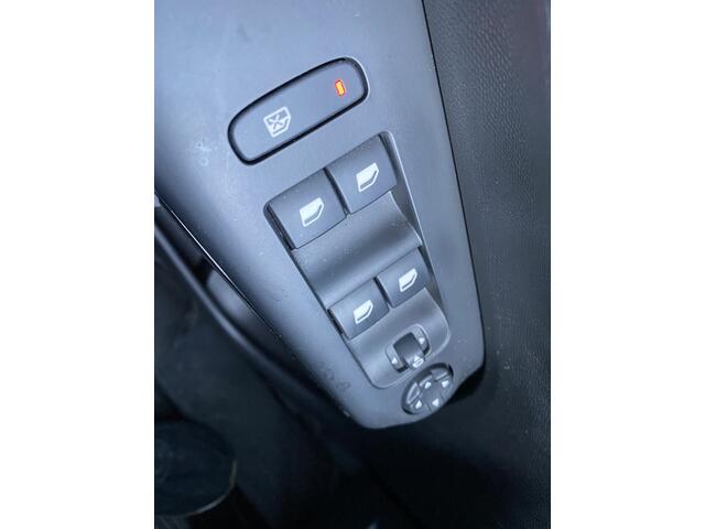 Citroen C5 Aircross 1.2 PureTech Business Trekhaak Apple Carplay/Android Auto