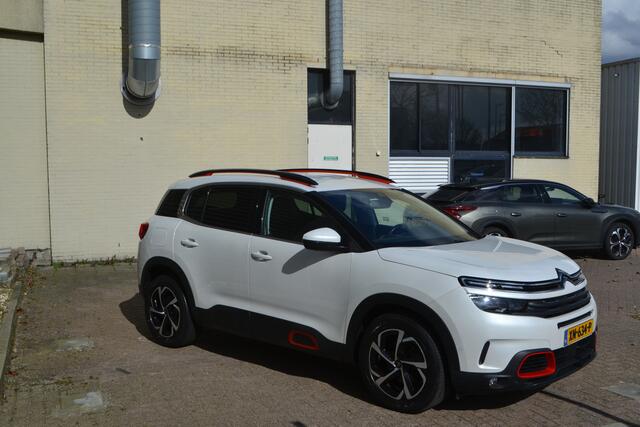 Citroen C5 Aircross 1.6 PureTech Feel I AUTOMAAT I 180PK I NAVIGATIE I ACHTERUITRIJCAMERA I AFKOPPELBARETREKHAAK I LUXE STOFFEN BEKLEDING I PARKEERSENSOREN VOOR & ACHTER I