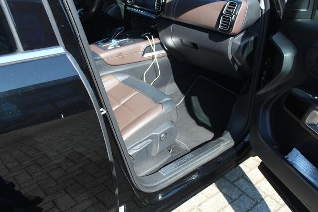 Citroen C5 Aircross 1.6 Plug-in Hybrid Shine Navi-Leder-Schuifdak-Keyless-Trekhaak-Winterset