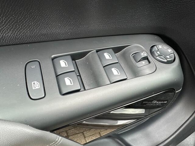Citroen C5 1.6 Plug-in Hybrid 225 Shine Pack / Pano / trekhaak