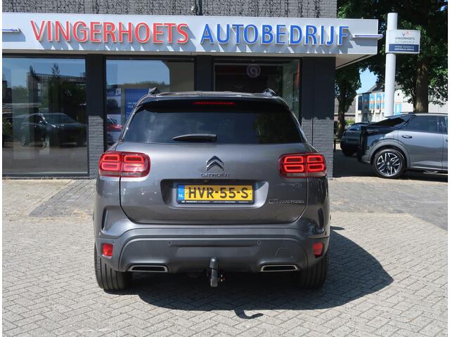 Citroen C5 Aircross 130 Pk * AUTOMAAT * 100% Benzine * WAUWWWW * Navigatie * Trekhaak * Dodehoekbewaking * Stoelverwarming * Keyless entry & Start Button * Draadloze Telefoonlader * Climate & Cruise Control * Zwart Dak * DAB Radio * L.M. Velgen * Vingerhoets; Vierde