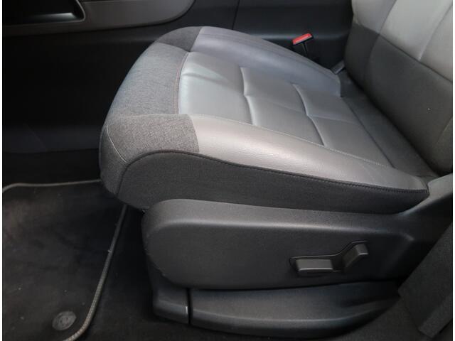 Citroen C5 Aircross 130 Pk * AUTOMAAT * 100% Benzine * WAUWWWW * Navigatie * Trekhaak * Dodehoekbewaking * Stoelverwarming * Keyless entry & Start Button * Draadloze Telefoonlader * Climate & Cruise Control * Zwart Dak * DAB Radio * L.M. Velgen * Vingerhoets; Vierde