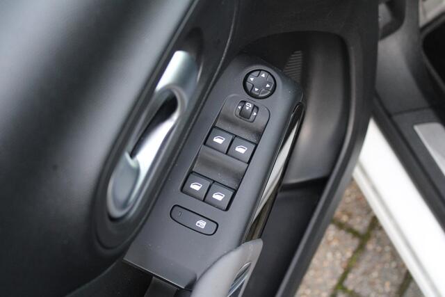 Citroen C5 Aircross 1.6 Plug-in Hybrid 225 Shine Automaat, Navigatie, Applecarpl./Andr. Auto, Airco, 19" inch LM velgen