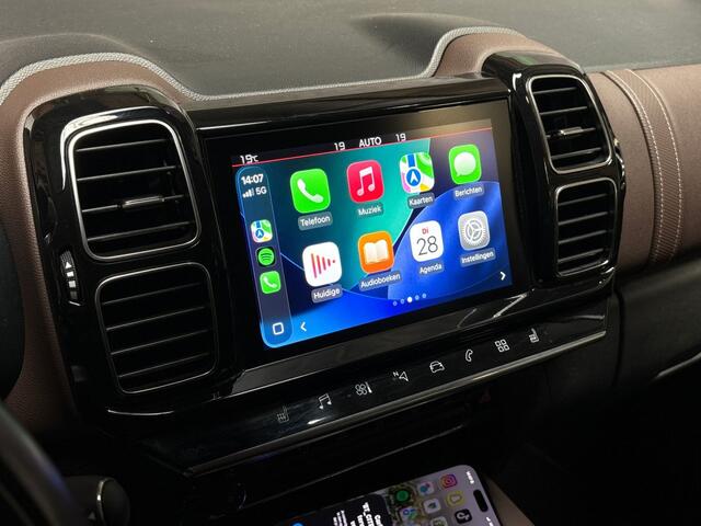 Citroen C5 Aircross 1.6 PureTech Sport 181Pk Automaat (APPLE CARPLAY, BLACK PACK, GROOT NAVI, LEDER, STOELVERWARMING, 360 CAMERA, ADAPTIVE CRUISE, GETINT GLAS, NIEUWSTAAT)