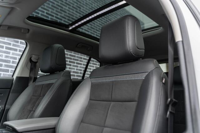 Citroen C5 Aircross 1.6 Plug-in Hybrid 225 Shine | PHEV | Trekhaak | Panoramadak | Black Pack | Achteruitrijcamera | Parkeersensoren | Elektrische Achterklep | Keyless Entry | Navigatie | Apple Carplay | Android Auto |