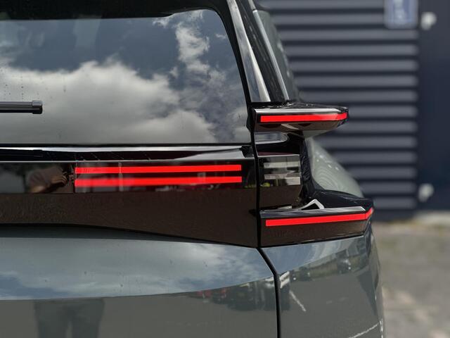 Citroen C5 Aircross Business Comfort Range 73 kWh | Comfort Seats | Parkeercamera/-sensoren | DAB | Adaptive Cruise Control | Full LED | Apple Carplay/Android Auto | Navigatie | Climate Control | Head-Up Display | Draadloze telefoonlader |
