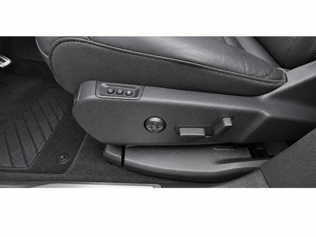 Citroen C5 Aircross 1.2 PT 130 Shine Automaat | Panoramadak/Trekhaak/Leder
