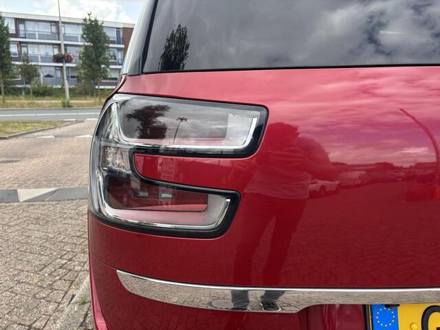 Citroen GRAND C4 PICASSO SpaceTourer 1.2 PureTech Shine Camera/Elektrische klep/Sensoren rondom/Keyless/Riem vervangen/GEEN AFLEVERKOSTEN