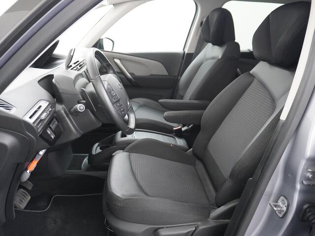 Citroen GRAND C4 PICASSO SpaceTourer 1.2T 131pk 7p. Camera Navi Parkeerhulp Keyless 1/2Leer Stoelverw. Flippers Dab Apple/Android CruiseControl Pdc V+A Ecc Bluetooth Usb Tel. Mistlampen Led Isofix 17''LM PureTech Shine