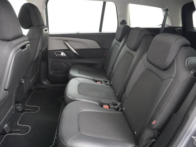Citroen GRAND C4 PICASSO SpaceTourer 1.2T 131pk 7p. Camera Navi Parkeerhulp Keyless 1/2Leer Stoelverw. Flippers Dab Apple/Android CruiseControl Pdc V+A Ecc Bluetooth Usb Tel. Mistlampen Led Isofix 17''LM PureTech Shine