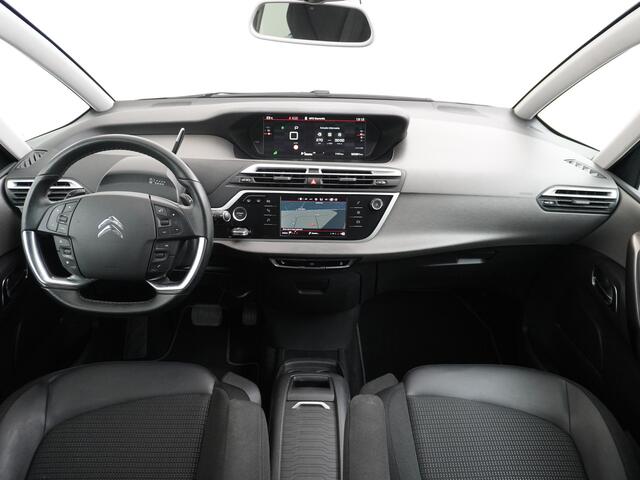 Citroen GRAND C4 PICASSO SpaceTourer 1.2T 131pk 7p. Camera Navi Parkeerhulp Keyless 1/2Leer Stoelverw. Flippers Dab Apple/Android CruiseControl Pdc V+A Ecc Bluetooth Usb Tel. Mistlampen Led Isofix 17''LM PureTech Shine