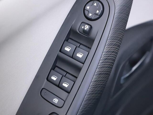 Citroen GRAND C4 PICASSO SpaceTourer 1.2T 130pk Business 7 Persoons Camera/Nav /Trekhaak/Dakkoffer/Winterpakket/Comfortstoelen/Pano.ruit