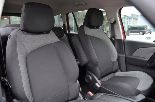 Citroen GRAND C4 PICASSO 1.2 PureTech Business 7 Pers | Camera | Navi | Carplay | Dealer onderhouden | Distributieriem is vervangen | JBL Sound | Stoelverwarming | Trekhaak |