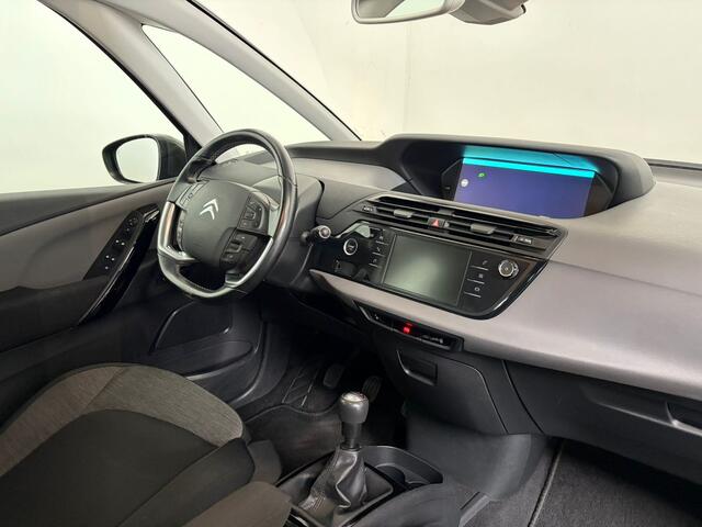 Citroen GRAND C4 PICASSO 1.2 PureTech Feel. 7 Zits!
