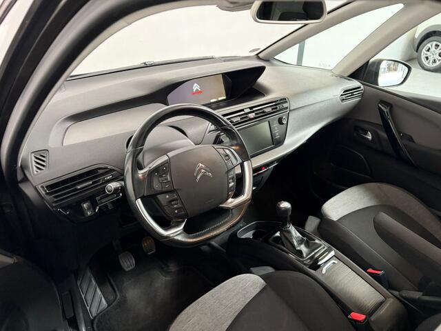 Citroen GRAND C4 PICASSO 1.2 PureTech Feel. 7 Zits!