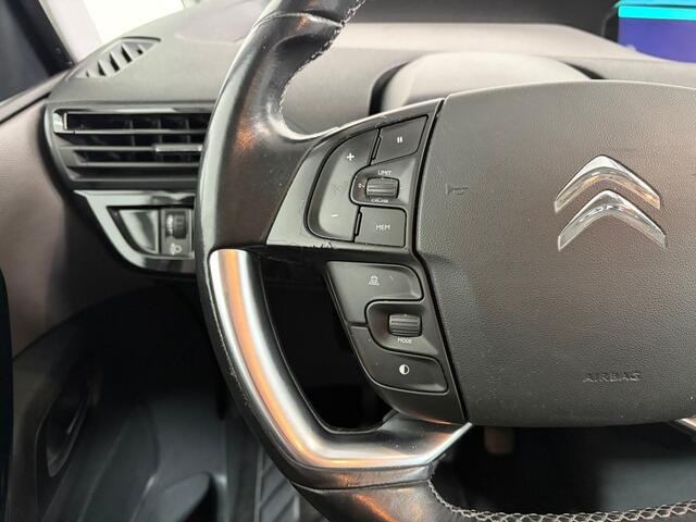 Citroen GRAND C4 PICASSO 1.2 PureTech Feel. 7 Zits!