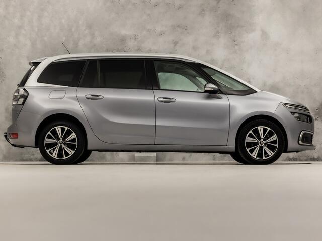 Citroen GRAND C4 PICASSO 1.2 PureTech Sport 7 Persoons Automaat (APPLE CARPLAY, GROOT NAVI, GETINT GLAS, TREKHAAK, SPORTSTOELEN, CAMERA, CRUISE, NIEUWE APK, NIEUWSTAAT)