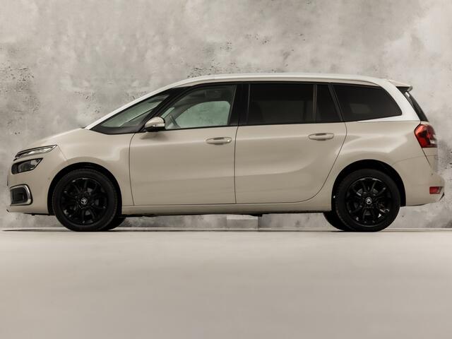 Citroen GRAND C4 PICASSO Spacetourer 1.2 PureTech Deluxe 7 Persoons (APPLE CARPLAY, GROOT NAVI, CAMERA, GETINT GLAS, SPORTSTOELEN, MASSAGE, PARKEER ASSISTENT, CRUISE, NIEUWSTAAT)