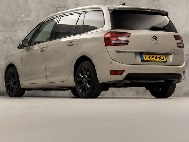 Citroen GRAND C4 PICASSO Spacetourer 1.2 PureTech Deluxe 7 Persoons (APPLE CARPLAY, GROOT NAVI, CAMERA, GETINT GLAS, SPORTSTOELEN, MASSAGE, PARKEER ASSISTENT, CRUISE, NIEUWSTAAT)
