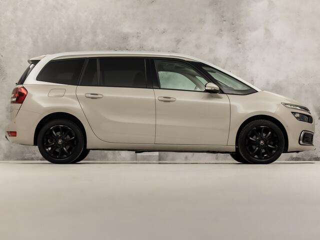 Citroen GRAND C4 PICASSO Spacetourer 1.2 PureTech Deluxe 7 Persoons (APPLE CARPLAY, GROOT NAVI, CAMERA, GETINT GLAS, SPORTSTOELEN, MASSAGE, PARKEER ASSISTENT, CRUISE, NIEUWSTAAT)