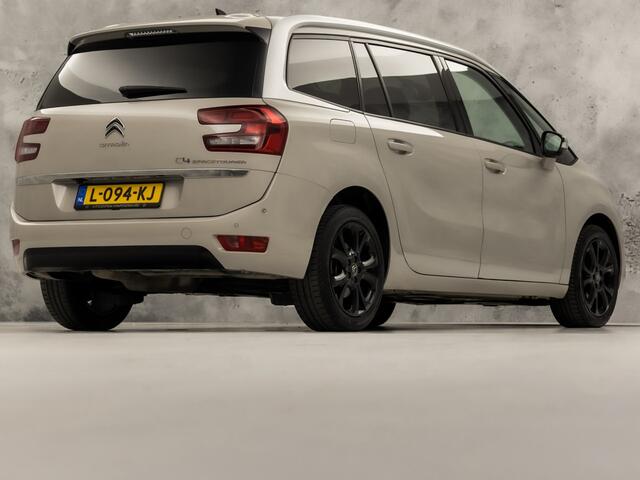 Citroen GRAND C4 PICASSO Spacetourer 1.2 PureTech Deluxe 7 Persoons (APPLE CARPLAY, GROOT NAVI, CAMERA, GETINT GLAS, SPORTSTOELEN, MASSAGE, PARKEER ASSISTENT, CRUISE, NIEUWSTAAT)