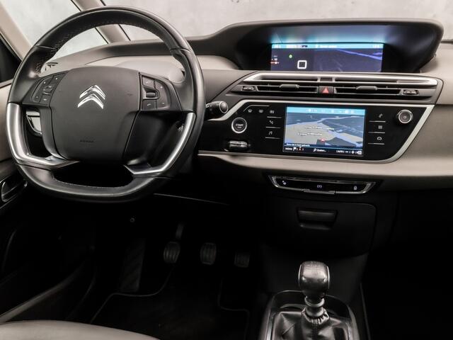 Citroen GRAND C4 PICASSO Spacetourer 1.2 PureTech Deluxe 7 Persoons (APPLE CARPLAY, GROOT NAVI, CAMERA, GETINT GLAS, SPORTSTOELEN, MASSAGE, PARKEER ASSISTENT, CRUISE, NIEUWSTAAT)