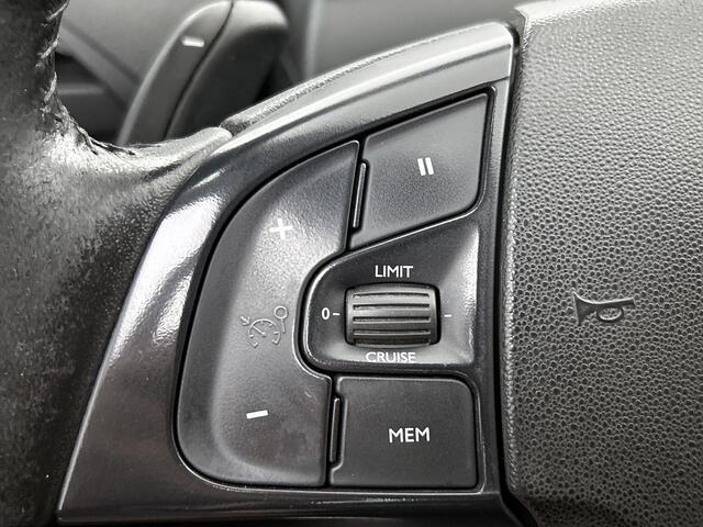 Citroen GRAND C4 PICASSO SpaceTourer 7Pers. 1.2 131PK Automaat Business (Distributie bij155Dkm vv. ) Navigatie / Cruise ctr. / Trekhaak / Airco-climate / Apple Carplay / Apk nieuw