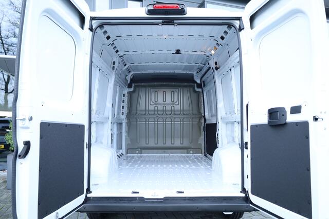 Citroen JUMPER 2.2 BlueHDi 140pk L2H2 3.5t | Automaat | ROOD | Navi | Camera | Adapt.Cruise | Apple Carplay | Smart Key