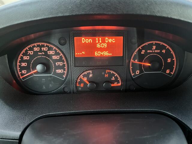 Citroen JUMPER 35 2.0 BlueHDi DC Euro 6 Kipper Kieper Trekhaak 2500 kg trekgewicht 7-Persoons Telefoonverbinding 1e eigenaar open laadbak Pick-up P-up