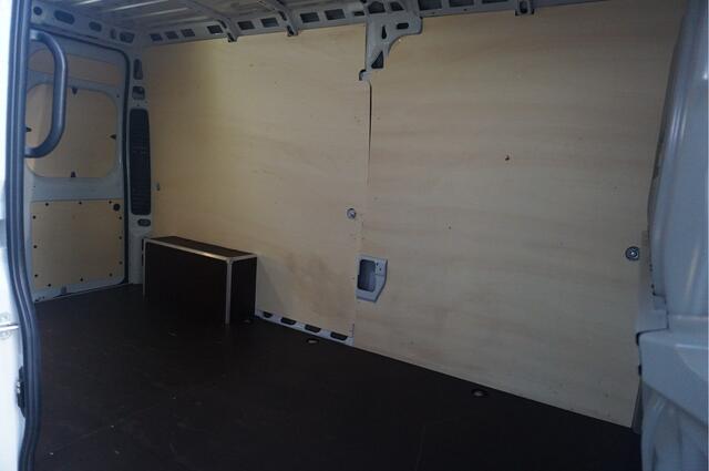 Citroen JUMPER 35 2.2 EAT8 140PK Automaat L3H2 BPM VRIJ!! 10" Navi, Climate, Camera, LED, 270º Deur Betimmering!! NR. J075*