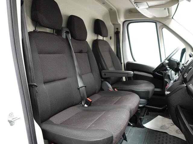 Citroen JUMPER L2H2 120pk Navigatie Camera Airco Cruise control Trekhaak Sidebars 3-zits Euro6