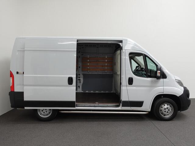 Citroen JUMPER L2H2 120pk Navigatie Camera Airco Cruise control Trekhaak Sidebars 3-zits Euro6