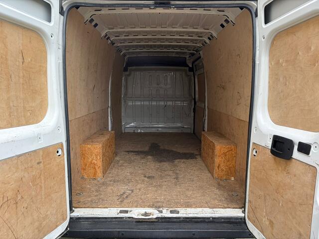 Citroen JUMPER 35 2.2HDi 165PK L3H2 Euro 6 3-Persoons Trekhaak Camera Ecc Pdc Wandbetimmering Houtenvloer Achterdeuren Schuifdeur 3.000KG Trekgewicht