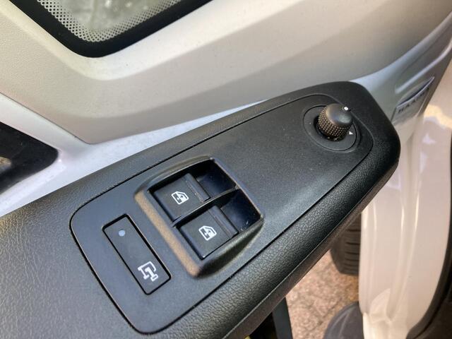 Citroen JUMPER Dubbele cabine 2.2 BlueHDi 140pk L3H2 3.3t | 7 zitplaatsen | Navigatie | Cruise Control | Trekhaak | Parkeersensoren | Sidesteps | Lichtmetalen velgen | Carplay/ Android Auto