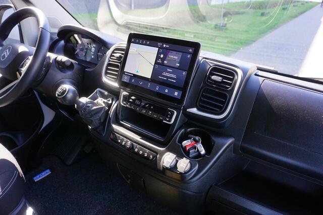 Citroen JUMPER 2.2 BlueHDi 140 S&S L2H2 3.5t in Topstaat |Trekhaak |Betimmering |2e airbag |Groot scherm |Standkachel |Stoelverwarming |Keyless entry en start |Camera |Cruise |Navi |3500 KG