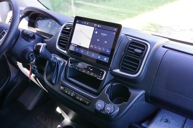 Citroen JUMPER 2.2 BlueHDi 140 L2H2 3.5t Automaat |Nieuwstaat |Luifel |Trekhaak |Camera |Cruise |Navi |Carplay |Android auto |Stoelverwarming |Metallic |Nieuwe type |2e airbag