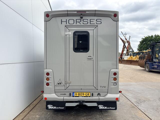 Citroen JUMPER 2.2 130PK Paardenwagen Horsetrailer Pferdewagen Gietvloer WTV-opbouw Interieur- en achteruitcamera Trekhaak Leer Climate control