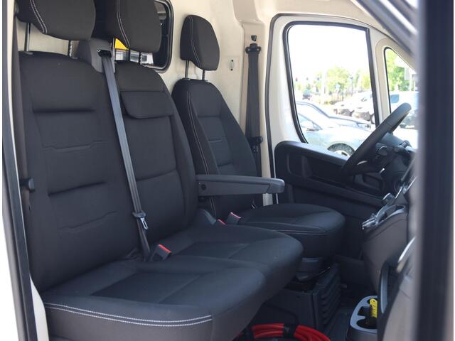 Citroen JUMPER ë-Jumper 3.5t L3H2 Zwaar 110 kWh | Camera | Keyless Entry&Go | Rondom Parkeersensoren | Digitale Achteruitkijkspiegel | Regen- en Lichtsensor | Draadloze telefoonoplader | Full LED |